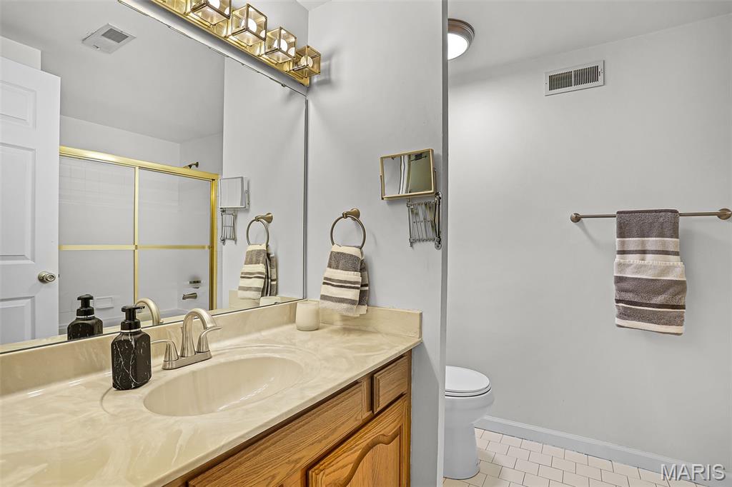Woodridge Condo At Old Ballas - Residential