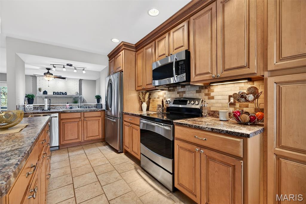 3034 Autumn Lakes Court
