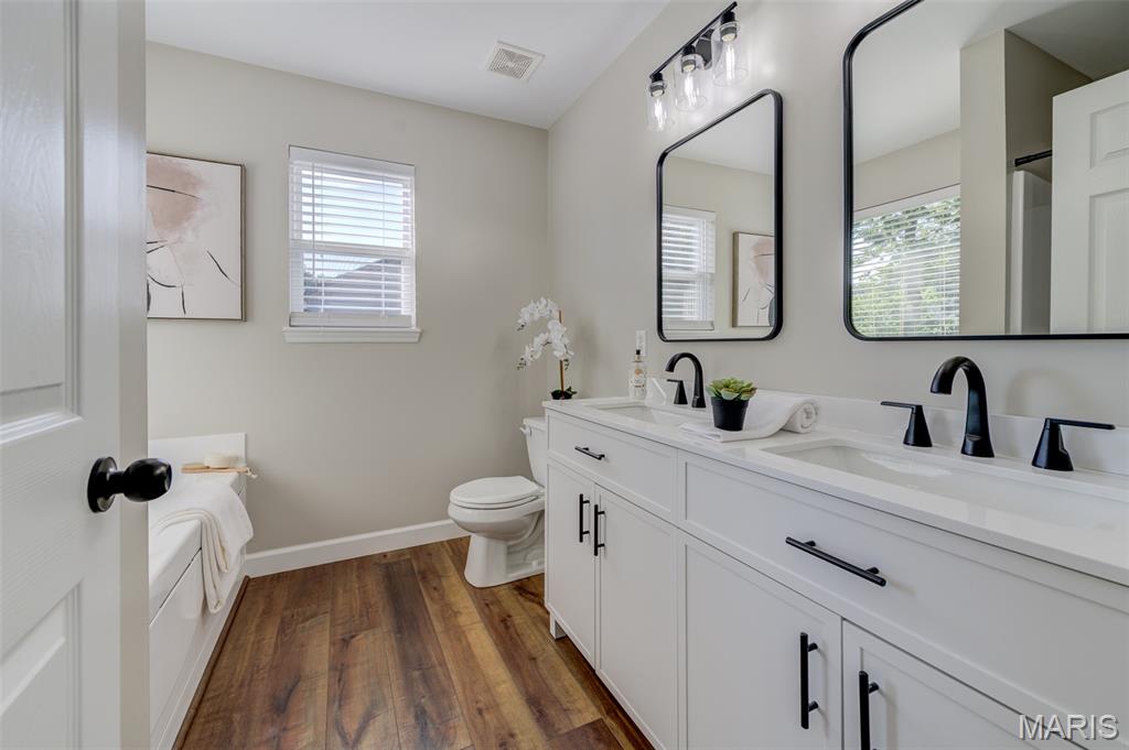 Wentzville, Missouri 63385, United States, 3 Bedrooms Bedrooms, ,3 BathroomsBathrooms,Residential,Active,149582