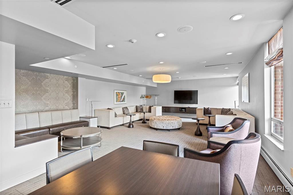 Park Tower Condominum - Residential