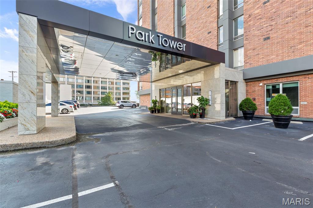 Park Tower Condominum - Residential