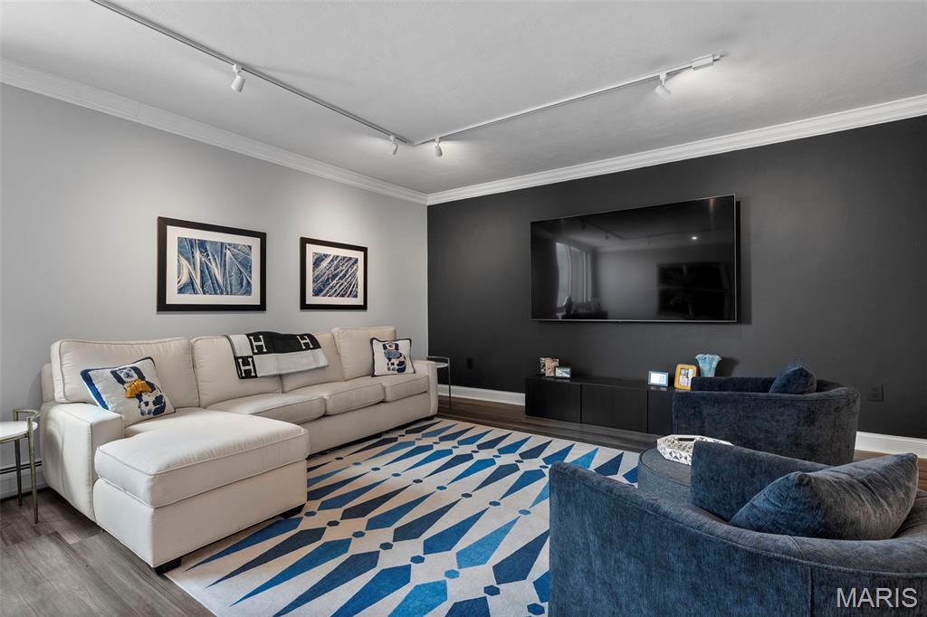 Park Tower Condominum - Residential