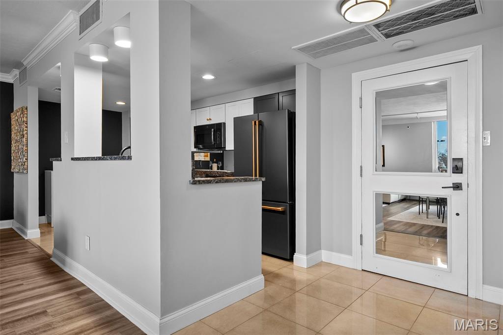 Park Tower Condominum - Residential