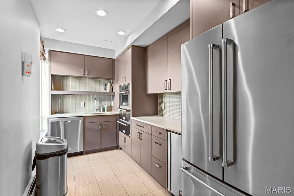 Park Tower Condominum - Residential