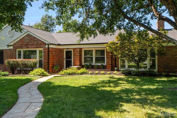 1060 MCKNIGHT ORCHARD LN, RICHMOND HEIGHTS, MO 63117 - Image 340b32ea280f496ab0a8c2d8caa2bc12/3023683741