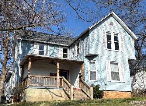 Photo of 325 Prairie Street, Greenville, IL 62246 (MLS # 26017788)