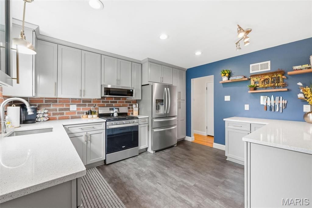 Photo of 12 Graeler Drive, St Louis, MO 63146 (MLS # 26029322)