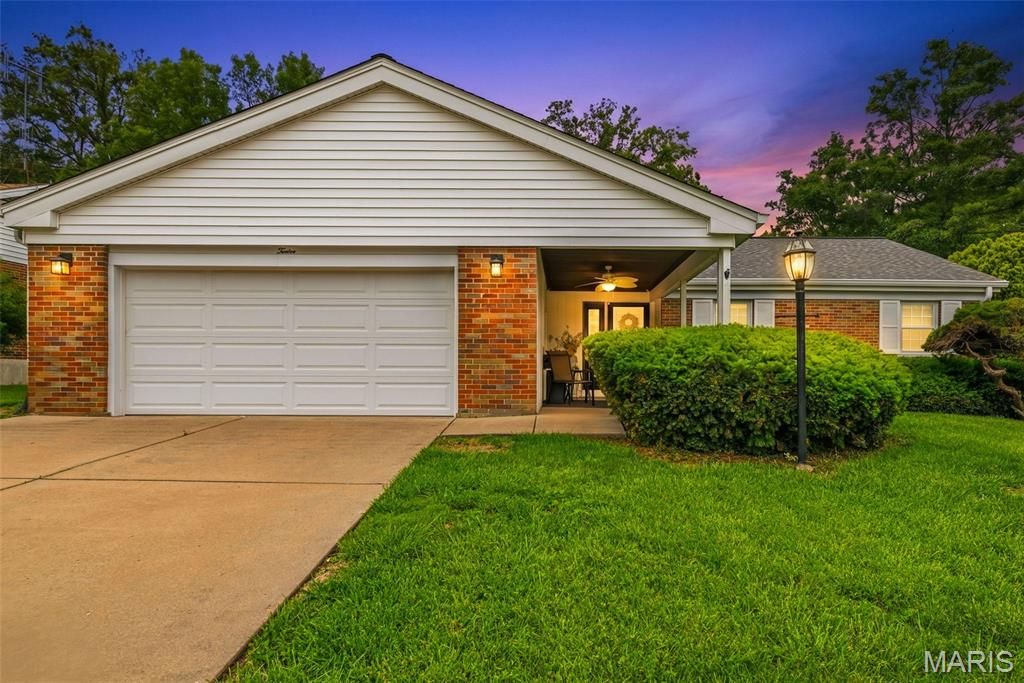Photo of 12 Graeler Drive, St Louis, MO 63146 (MLS # 26029322)