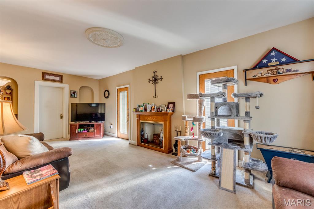 570 N Laclede Station Road