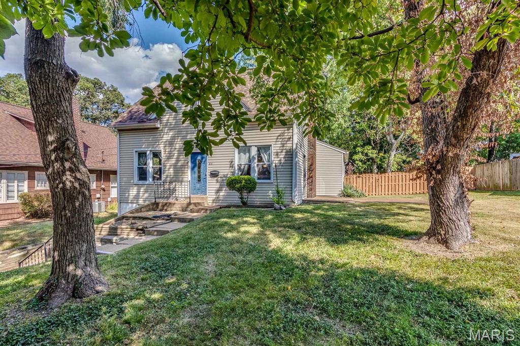 570 N Laclede Station Road