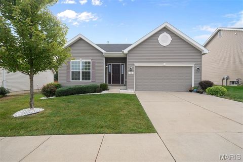 18 Hidden Bluffs Drive Lake St Louis MO 63367