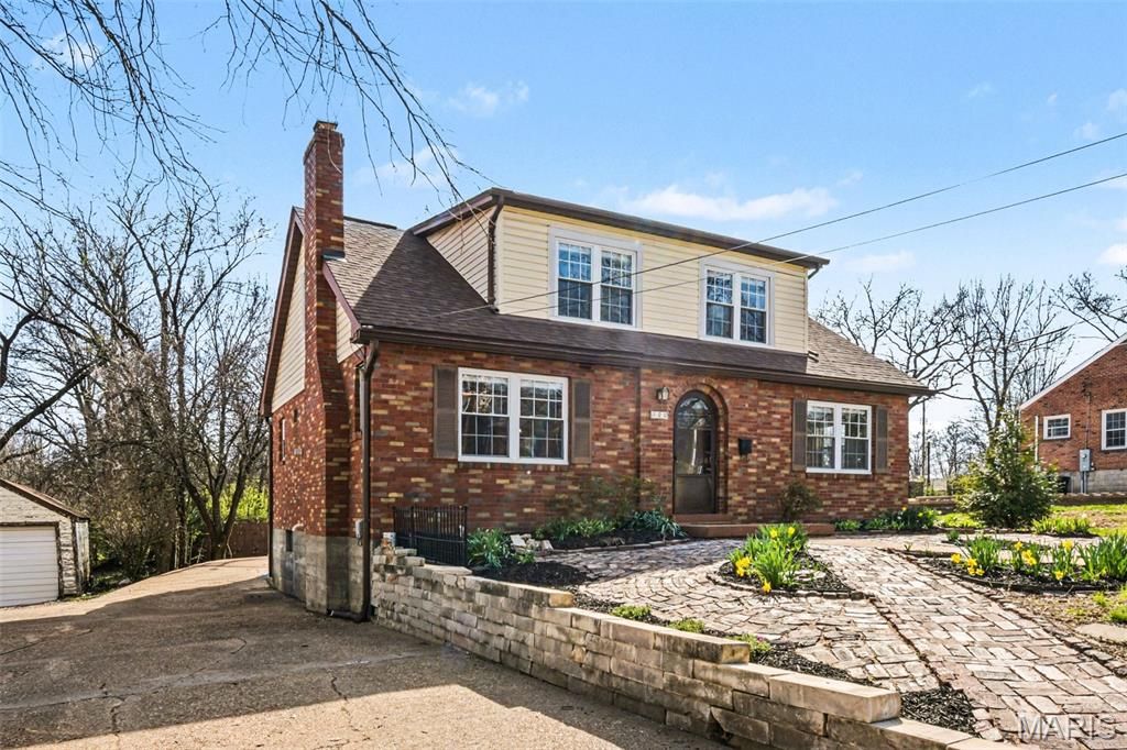 Photo of 322 Midway Avenue, Kirkwood, MO 63122 (MLS # 26013758)