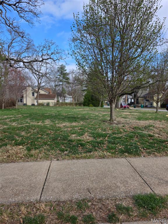 1008 N Bompart LOT B ************** Avenue