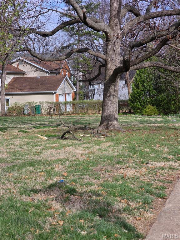 1008 N Bompart LOT B ************** Avenue