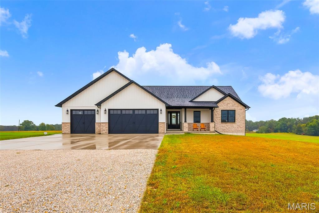 Photo of 103 Cheatham Farm Lane, Troy, MO 63379 (MLS # 26066347)