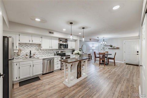 Tiny photo for 15026 Baxter Village Drive #E, Chesterfield, MO 63017 (MLS # 26051032)