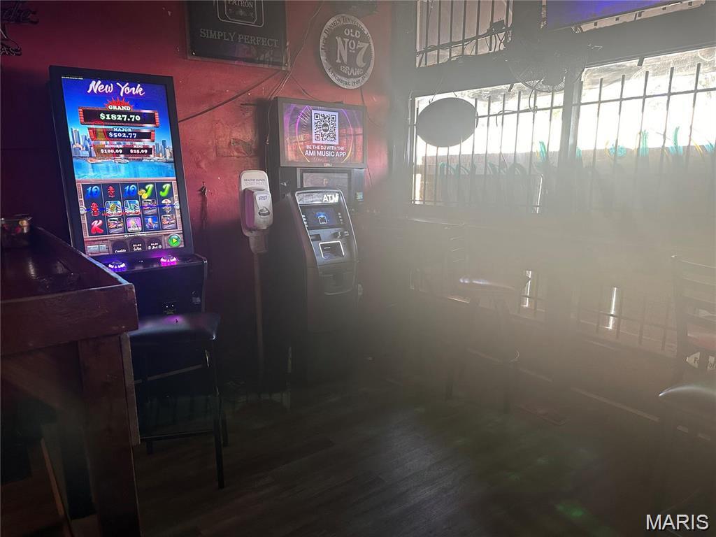 Jeff-Vander-Lou - Commercial Sale