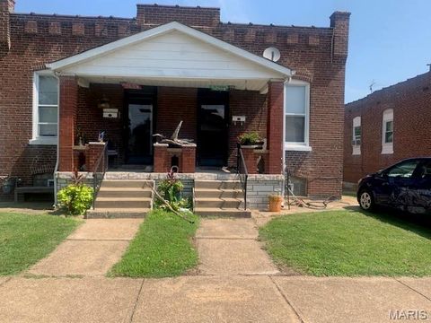 Photo of 5433 BISCHOFF Avenue, St Louis, MO 63110 (MLS # 26032274)