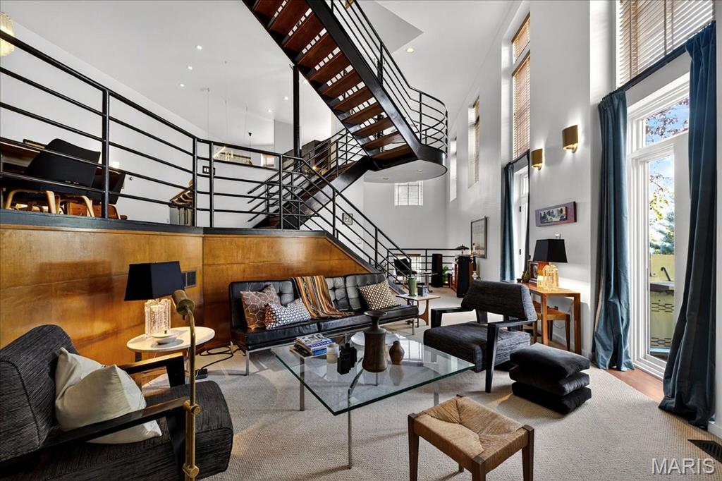 Lafayette Square - Benton Place - Residential