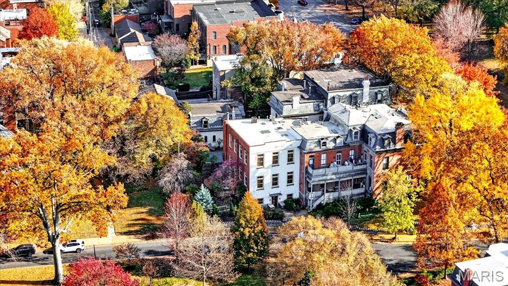 Lafayette Square - Benton Place - Residential