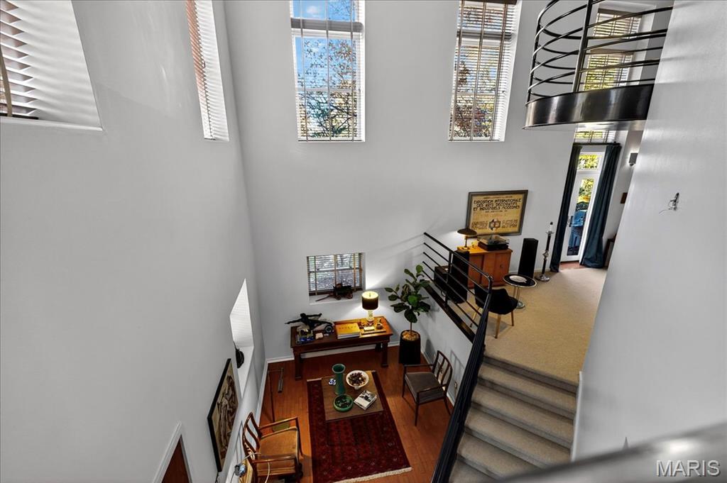 Lafayette Square - Benton Place - Residential