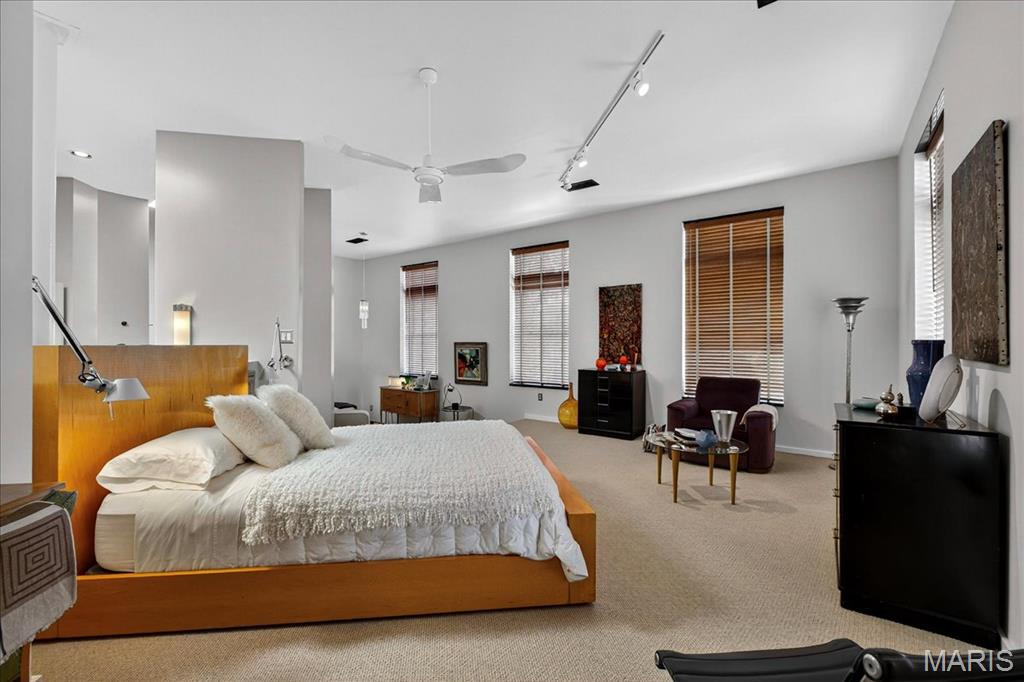 Lafayette Square - Benton Place - Residential