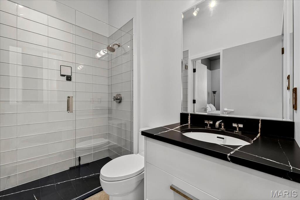 Lafayette Square - Benton Place - Residential