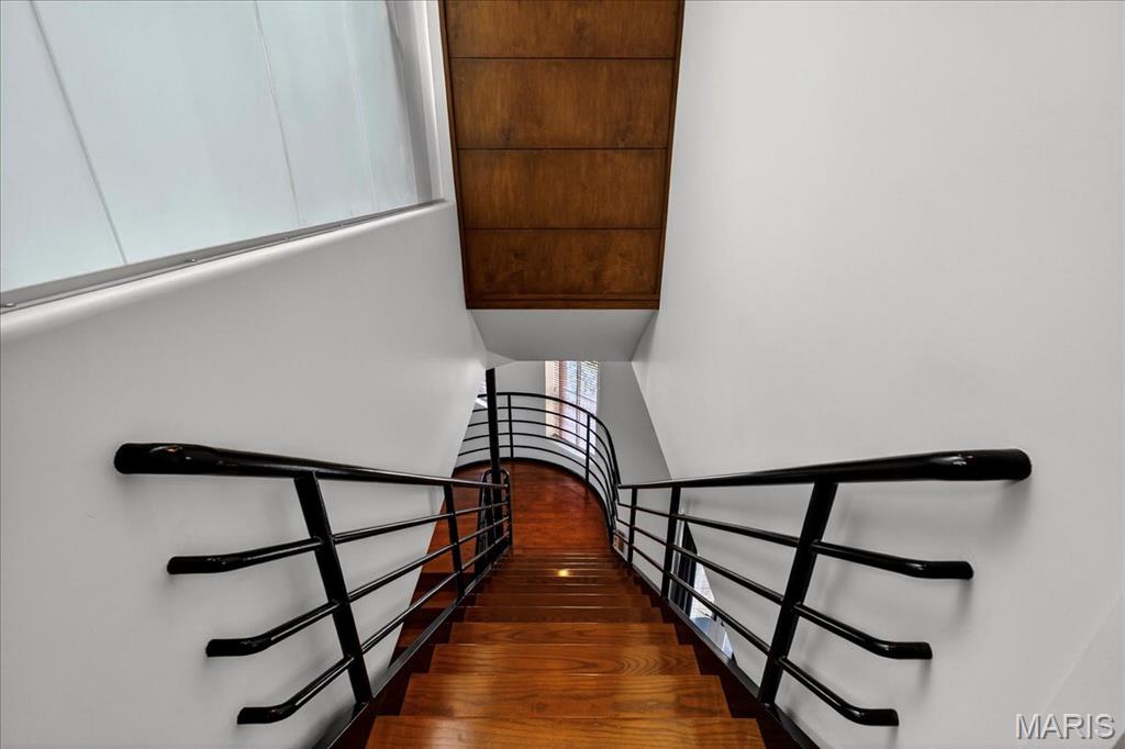 Lafayette Square - Benton Place - Residential