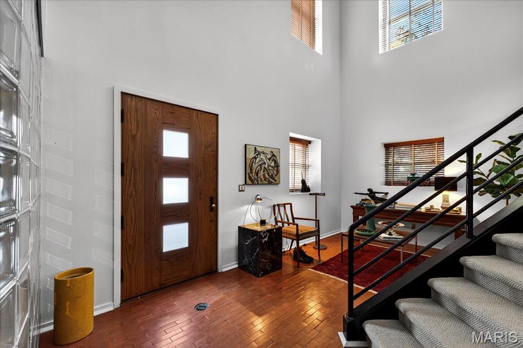 Lafayette Square - Benton Place - Residential