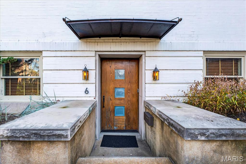 Lafayette Square - Benton Place - Residential