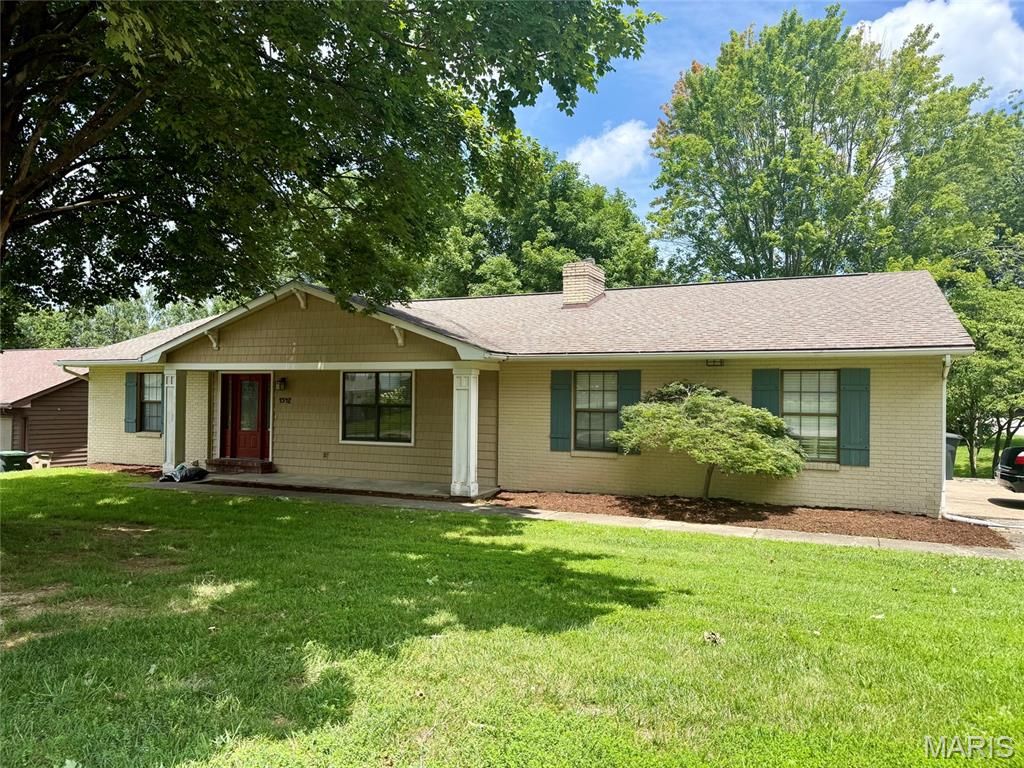Photo of 1542 Saratoga Street, Cape Girardeau, MO 63701 (MLS # 26041325)