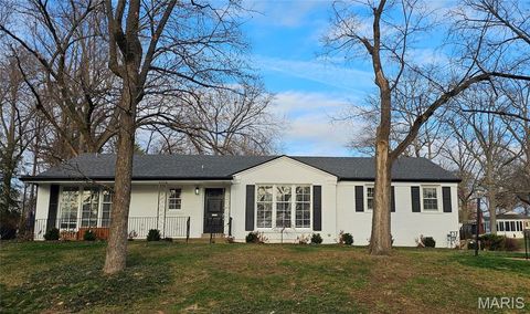 900 Alanson Drive University City MO 63132