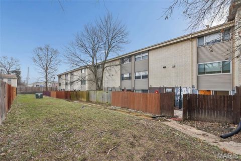 Tiny photo for 839 Lilybud Court, Ballwin, MO 63011 (MLS # 26008100)