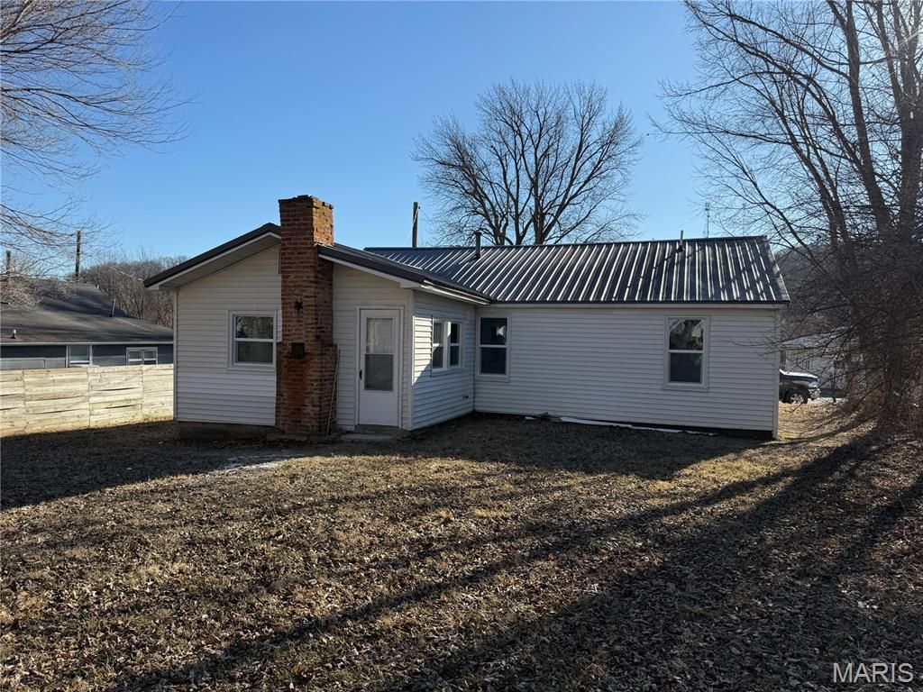 Photo of 1109 Ohio Street, Louisiana, MO 63353 (MLS # 26004069)