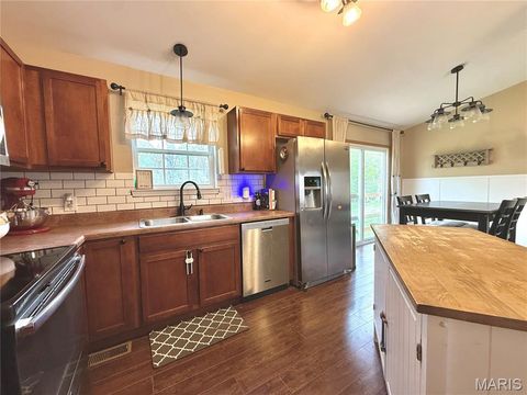 Tiny photo for 304 Parkway Drive, Troy, MO 63379 (MLS # 26020761)