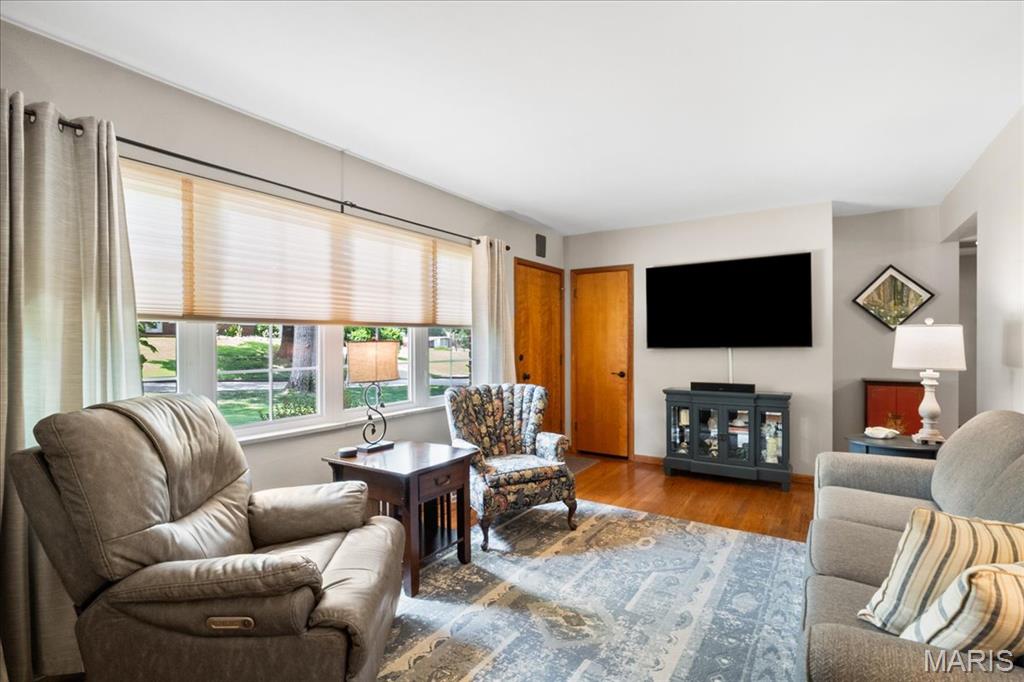 St Louis, Missouri 63126, United States, 3 Bedrooms Bedrooms, ,2 BathroomsBathrooms,Residential,Coming Soon,164530