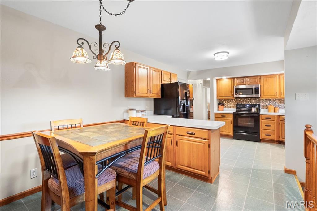 St Louis, Missouri 63126, United States, 3 Bedrooms Bedrooms, ,2 BathroomsBathrooms,Residential,Coming Soon,164530