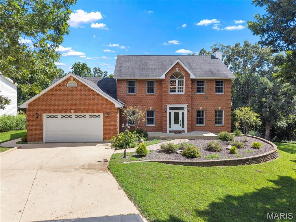 10 Grand Oaks Estate