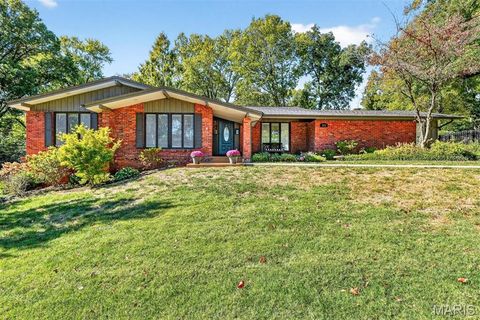 515 White Rose Lane Olivette MO 63132