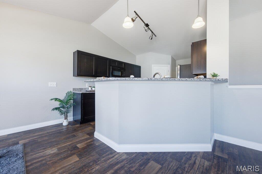 Falcons Crest - Residential