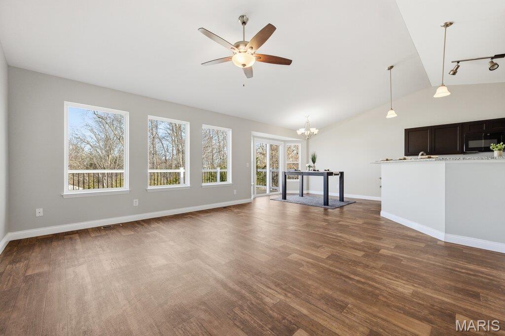 Falcons Crest - Residential