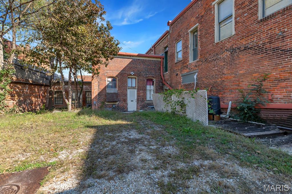 Clarksville - Commercial Sale