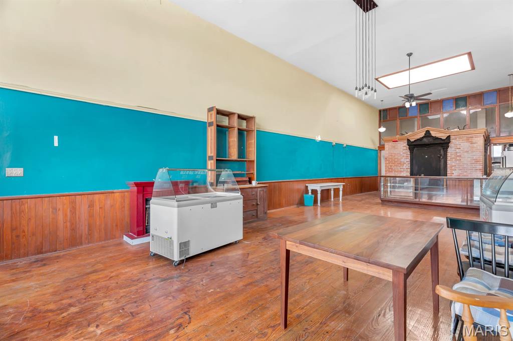 Clarksville - Commercial Sale