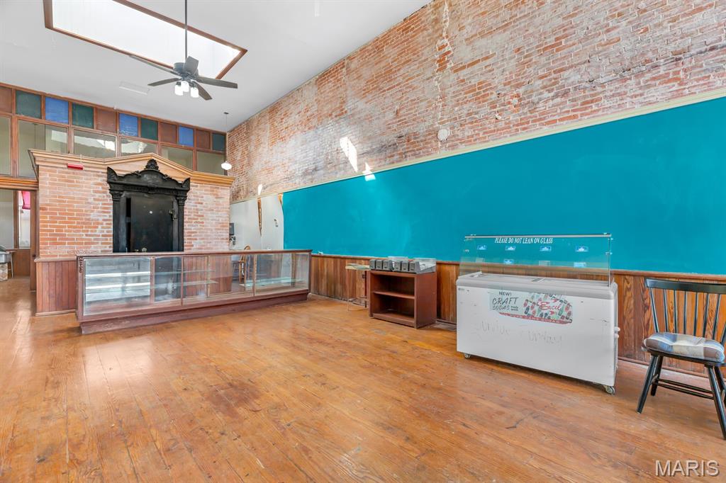 Clarksville - Commercial Sale