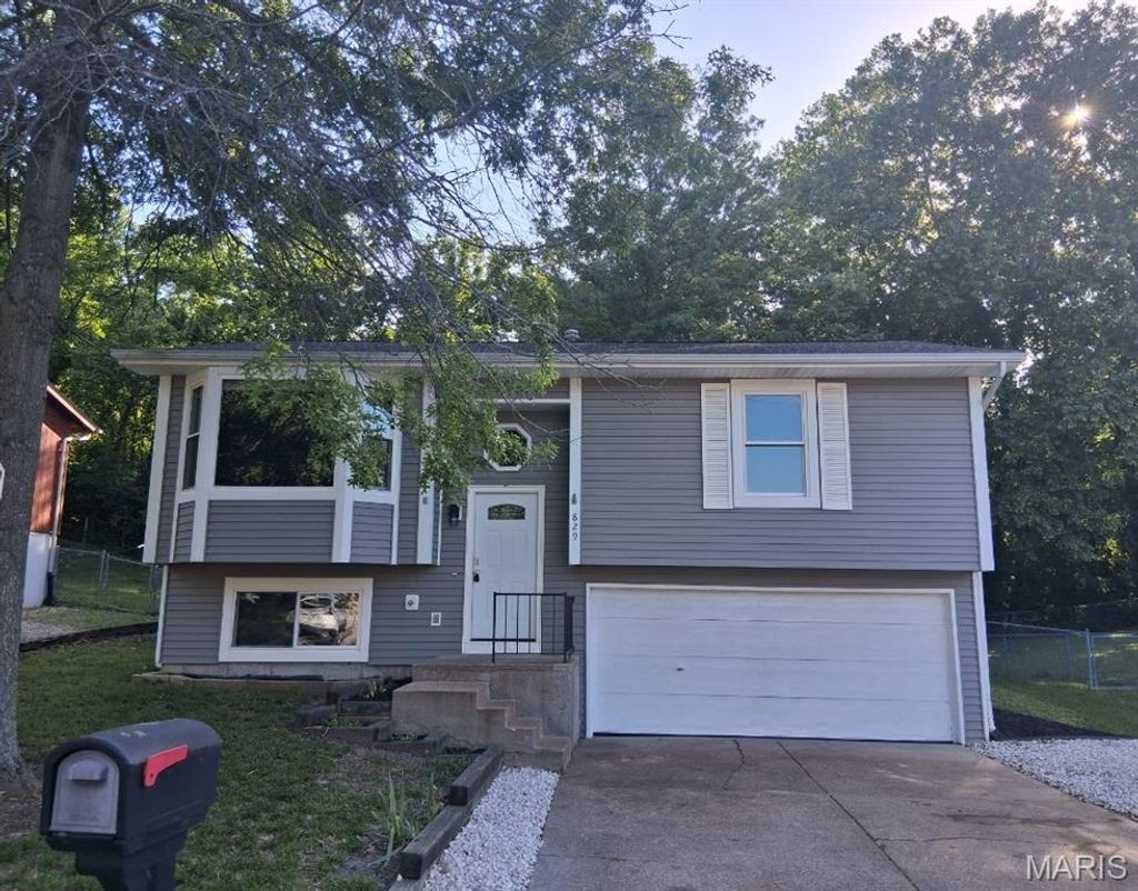 Photo of 829 Country Haven Drive, Imperial, MO 63052 (MLS # 26029442)