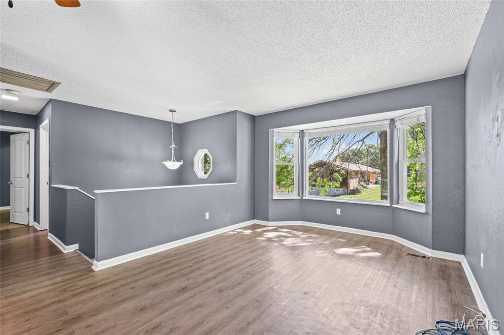 Country Cottage Estates - Residential