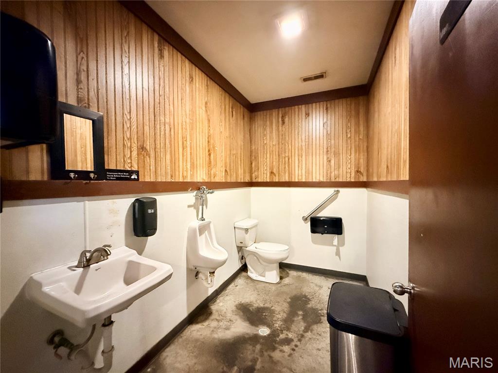 Lake Perry - Commercial Sale