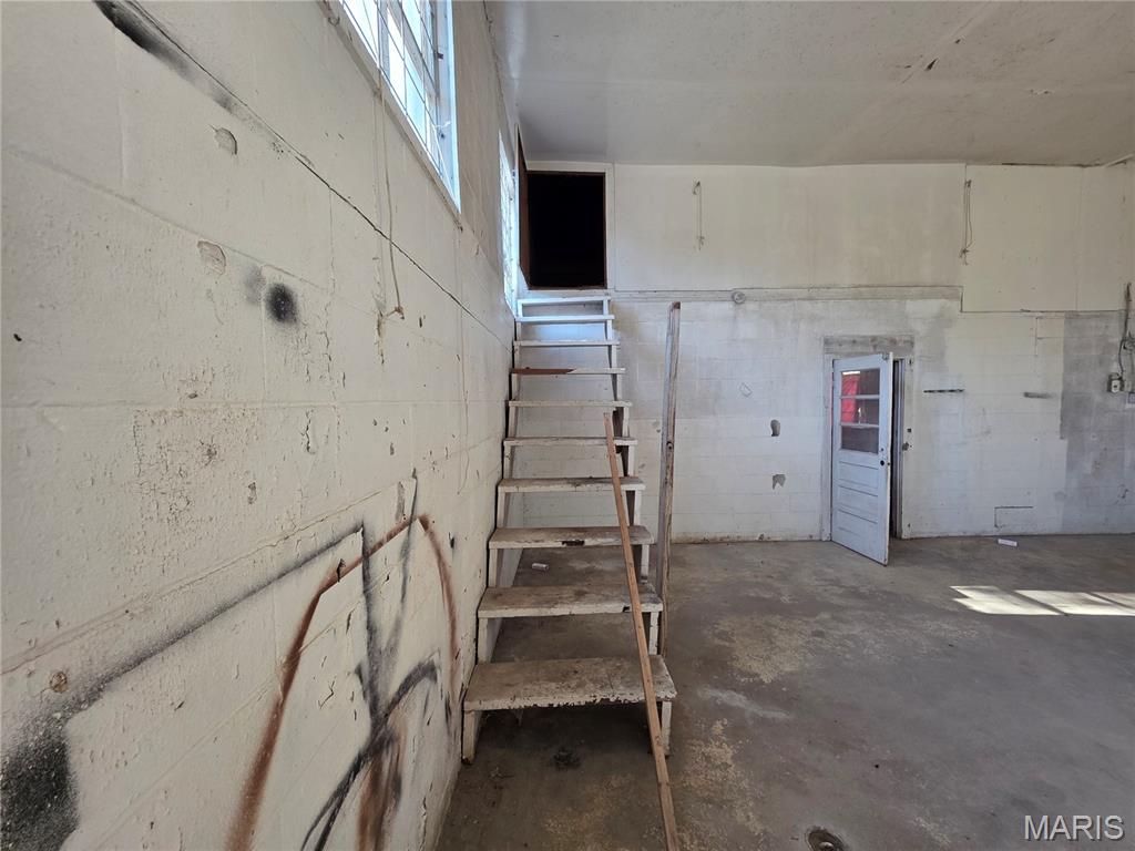 n/a - Commercial Sale