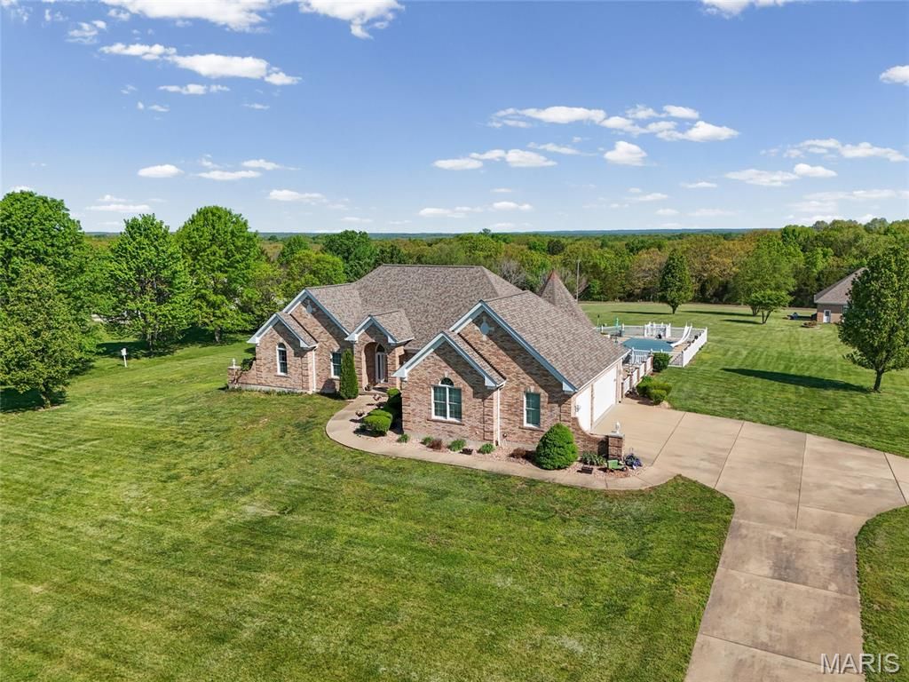 Photo of 1211 Victoria Crossing, Festus, MO 63028 (MLS # 26024308)