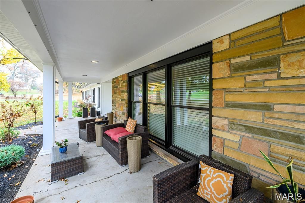 Photo of 18 Country Aire Drive, St Louis, MO 63131 (MLS # 26026960)